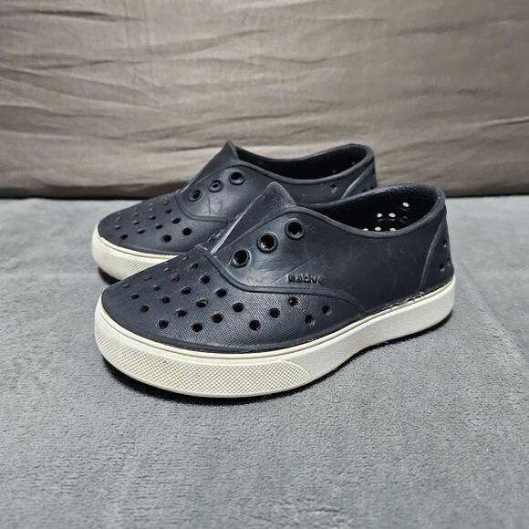Native Shoes Miller Slip On Black Kids C6 Boys Girls Casual Easy - Picture 1 of 9